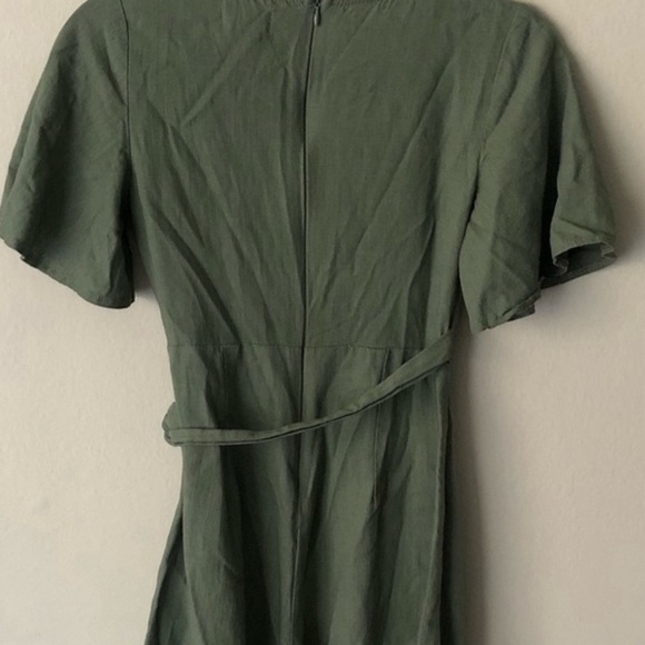 🔥- Showpo FRIEND ZONE PLAYSUIT Wrap Romper in Khaki Green Size 12 - Picture 4 of 4